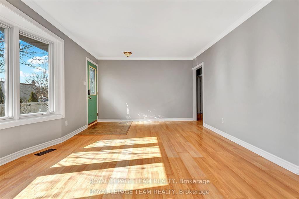 Photo 9 of Unit upper, 925 Moorvale Road, Ottawa, Overbrook/Castle Heights — HOMEH