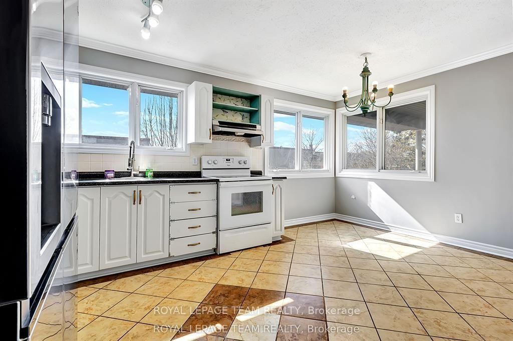 Photo 13 of Unit upper, 925 Moorvale Road, Ottawa, Overbrook/Castle Heights — HOMEH