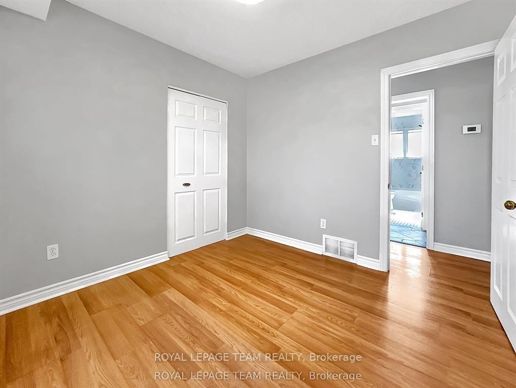 Photo 18 of Unit upper, 925 Moorvale Road, Ottawa, Overbrook/Castle Heights — HOMEH