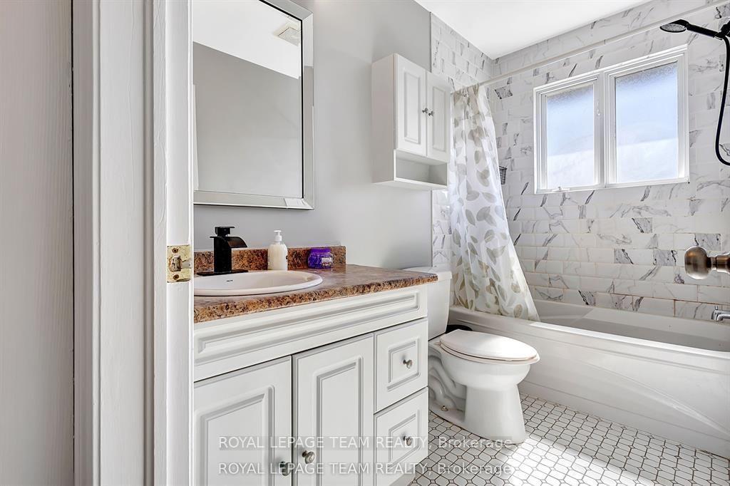 Photo 21 of Unit upper, 925 Moorvale Road, Ottawa, Overbrook/Castle Heights — HOMEH
