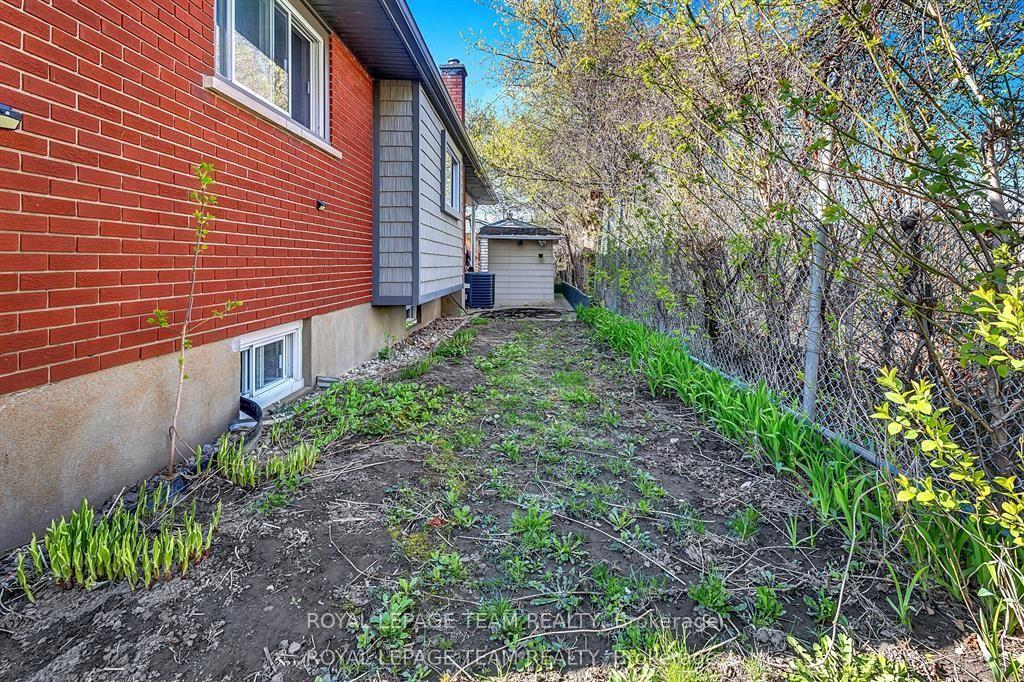 Photo 25 of Unit upper, 925 Moorvale Road, Ottawa, Overbrook/Castle Heights — HOMEH