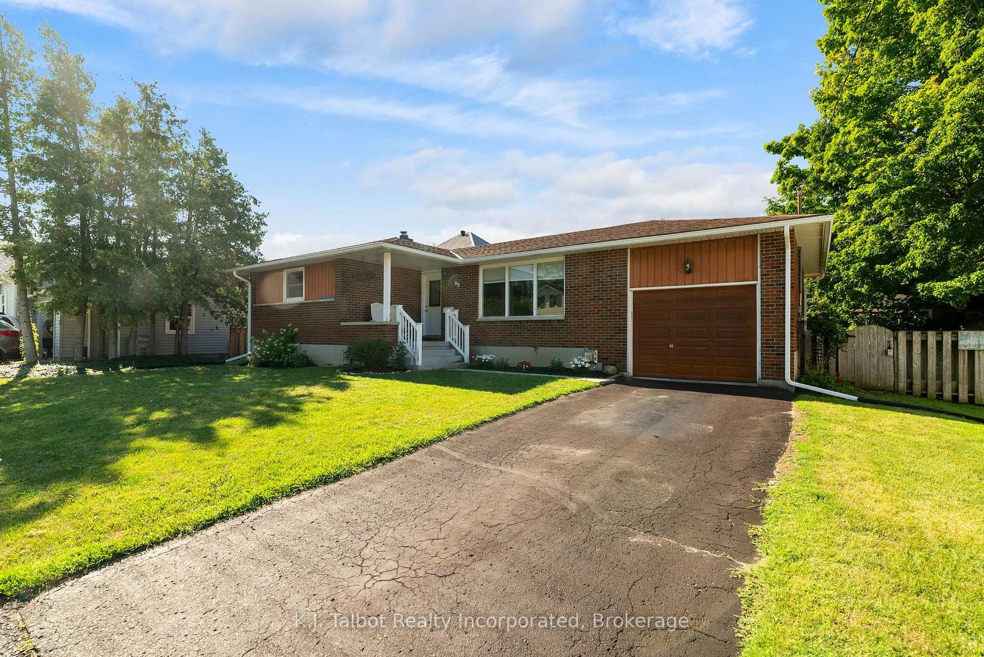 Photo 34 of 85 Picton Street W, Goderich, Goderich (Town) — HOMEH