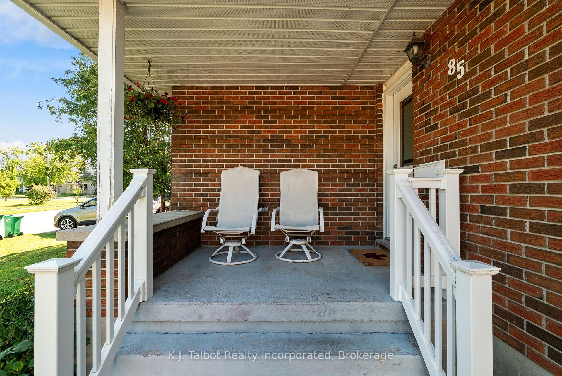 Photo 4 of 85 Picton Street W, Goderich, Goderich (Town) — HOMEH