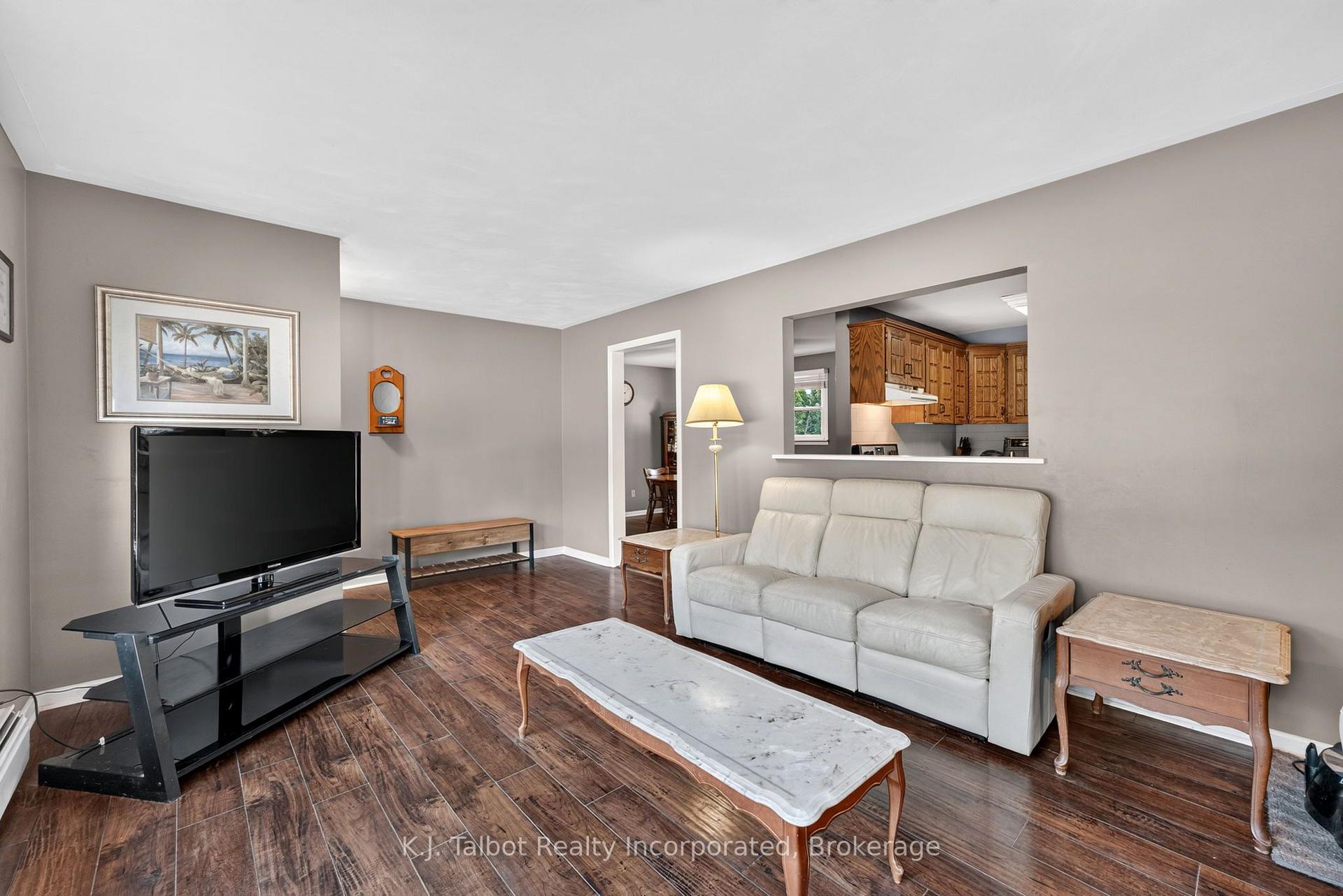 Photo 9 of 85 Picton Street W, Goderich, Goderich (Town) — HOMEH