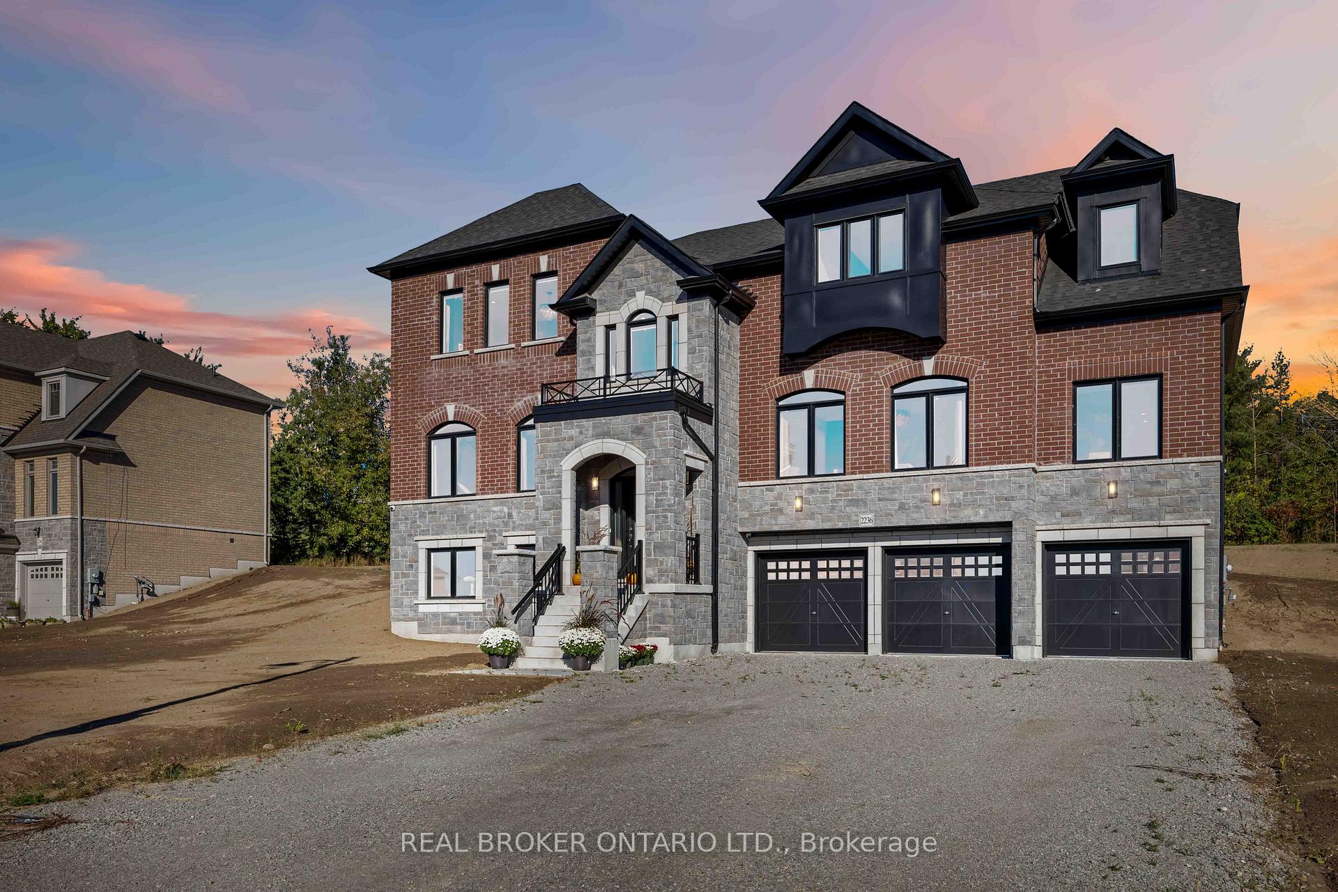 Photo 2 of 2236 Pemberton Way, Innisfil, Churchill — HOMEH