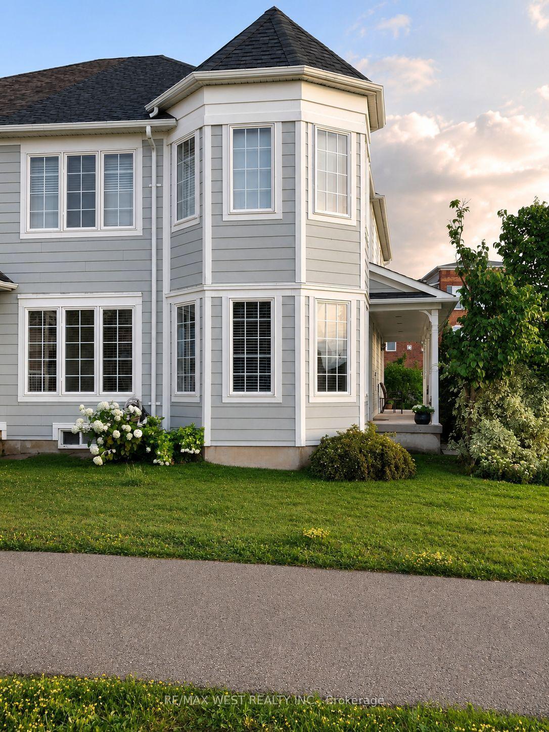Photo 5 of 168 Gas Lamp Lane, Markham, Cornell — HOMEH