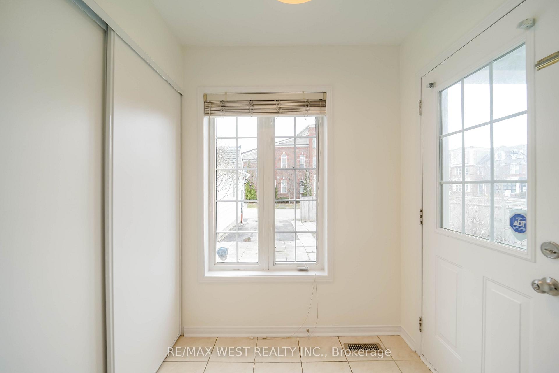 Photo 7 of 168 Gas Lamp Lane, Markham, Cornell — HOMEH