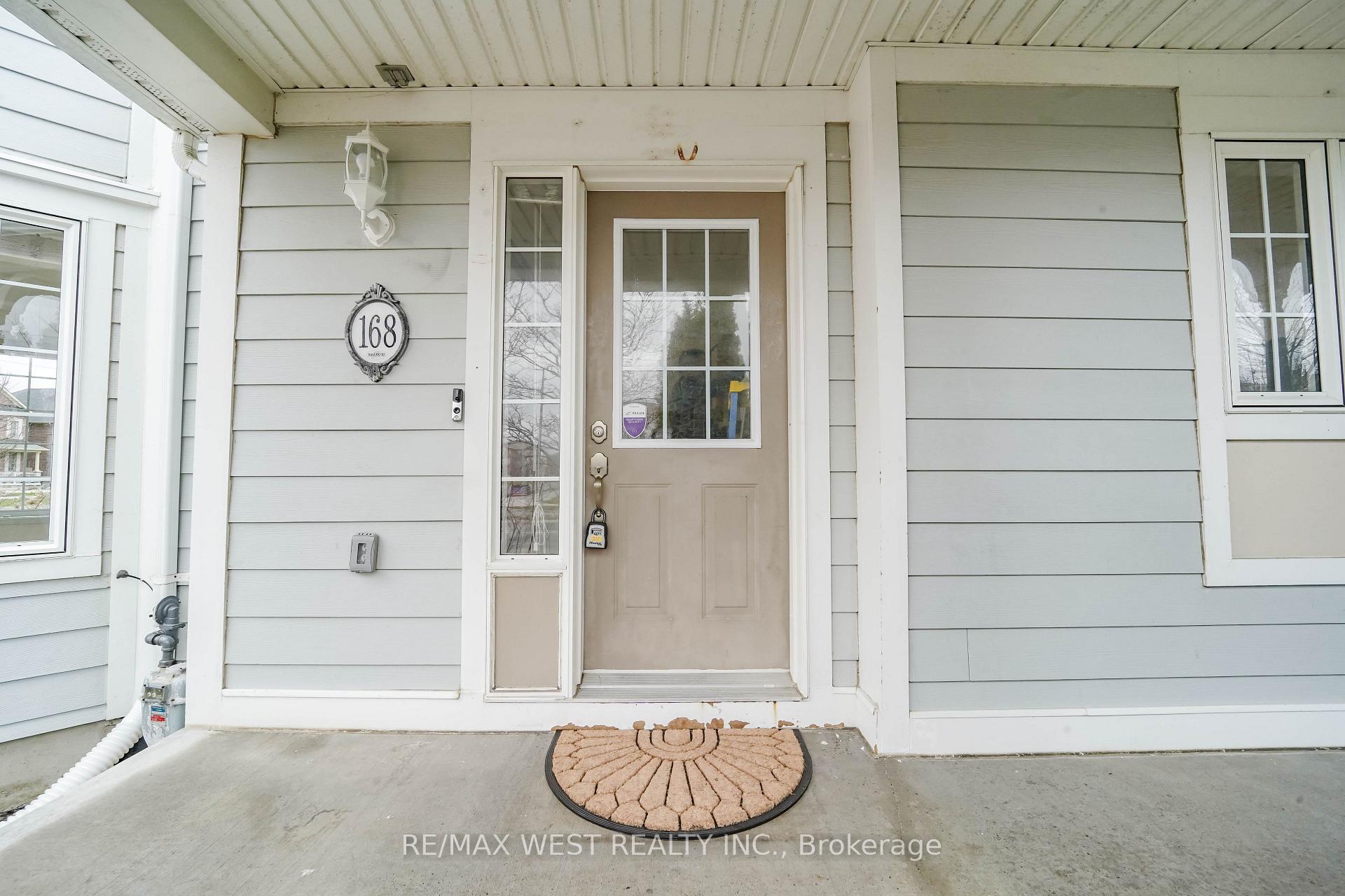 Photo 9 of 168 Gas Lamp Lane, Markham, Cornell — HOMEH
