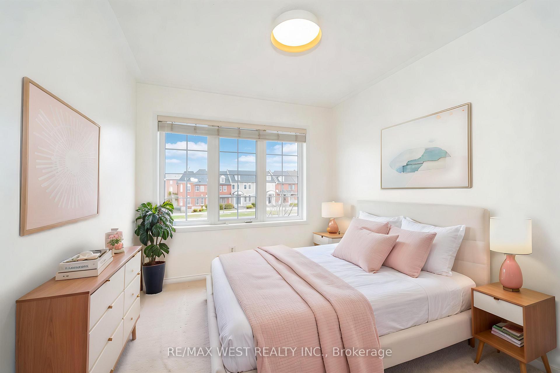 Photo 28 of 168 Gas Lamp Lane, Markham, Cornell — HOMEH