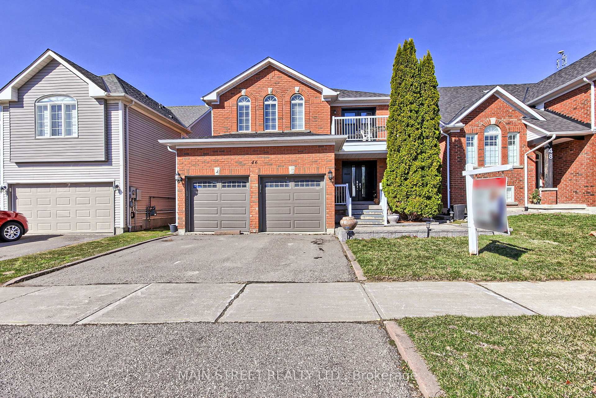 Photo 2 of 46 Silverstone Crescent, Georgina, Keswick South — HOMEH
