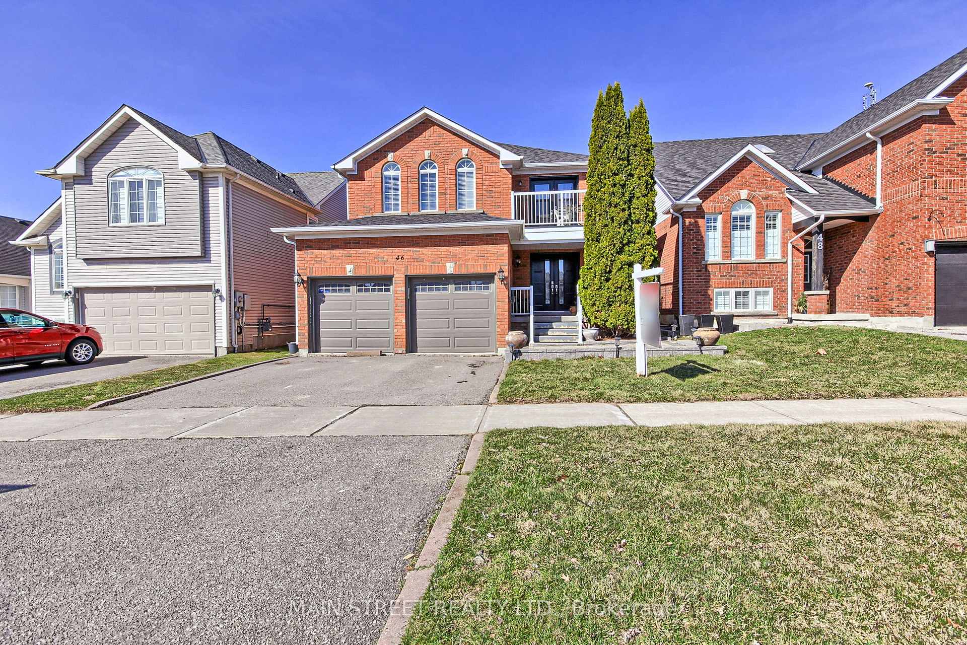 Photo 3 of 46 Silverstone Crescent, Georgina, Keswick South — HOMEH