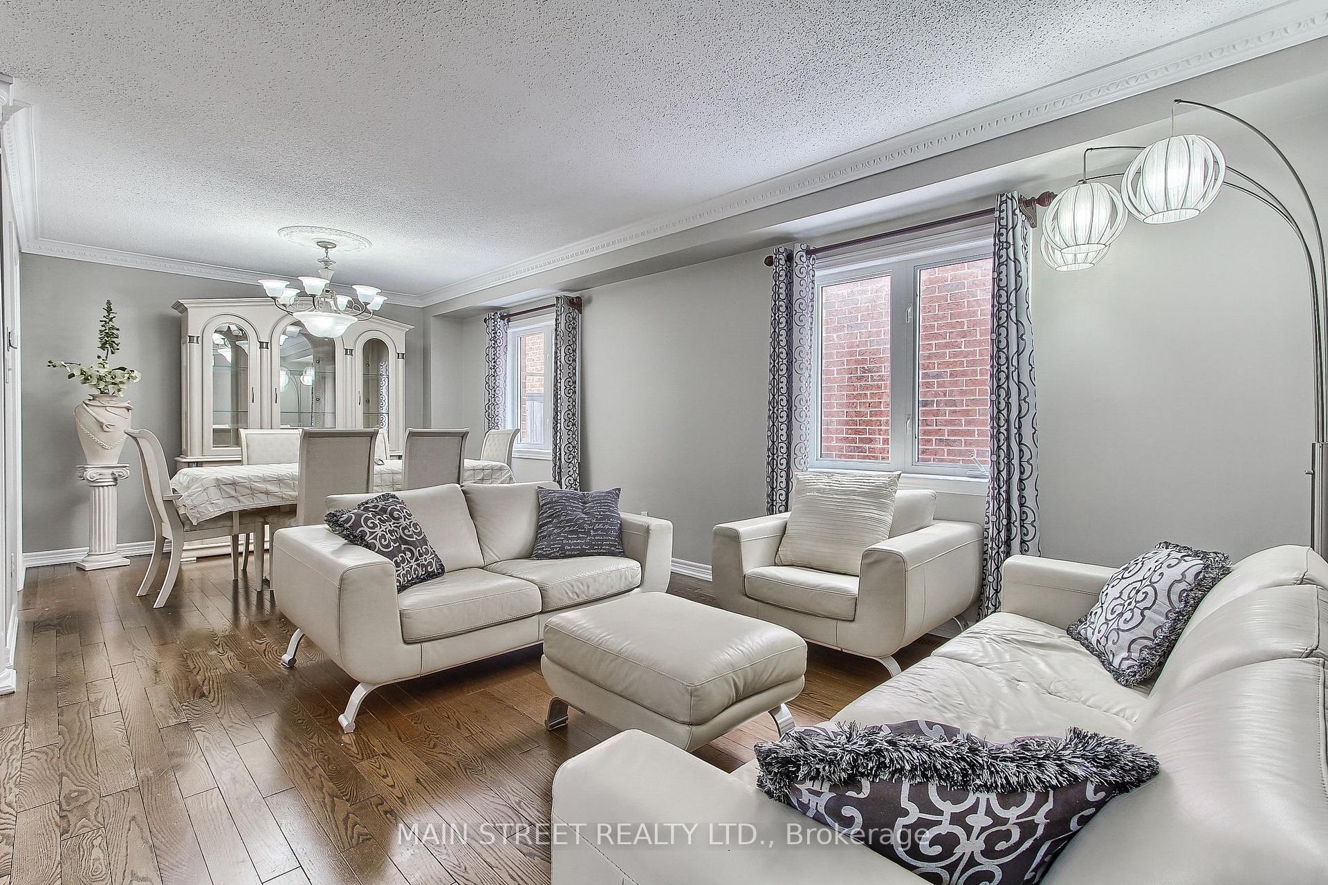 Photo 8 of 46 Silverstone Crescent, Georgina, Keswick South — HOMEH