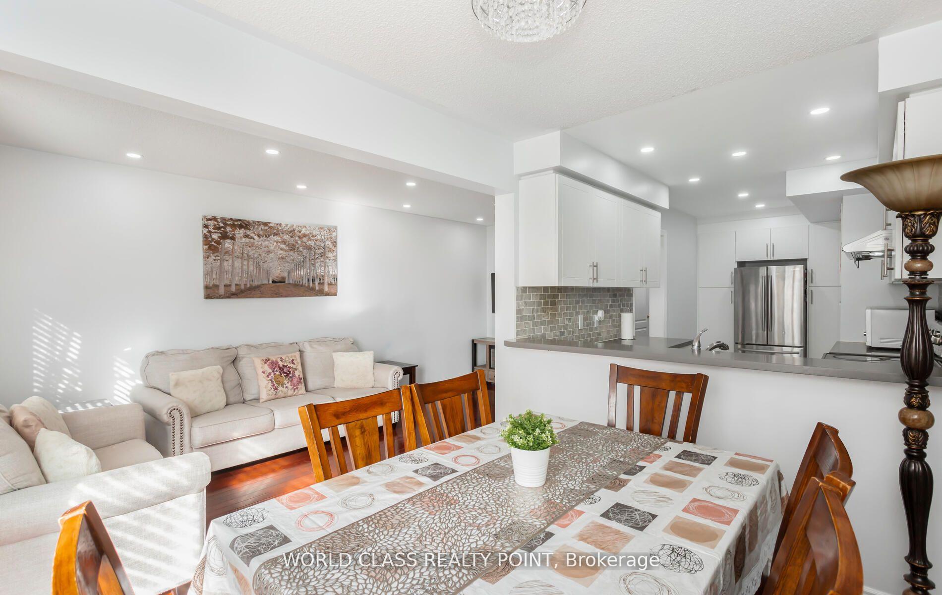 Photo 13 of 17 Manett Crescent E, Brampton, Brampton West — HOMEH