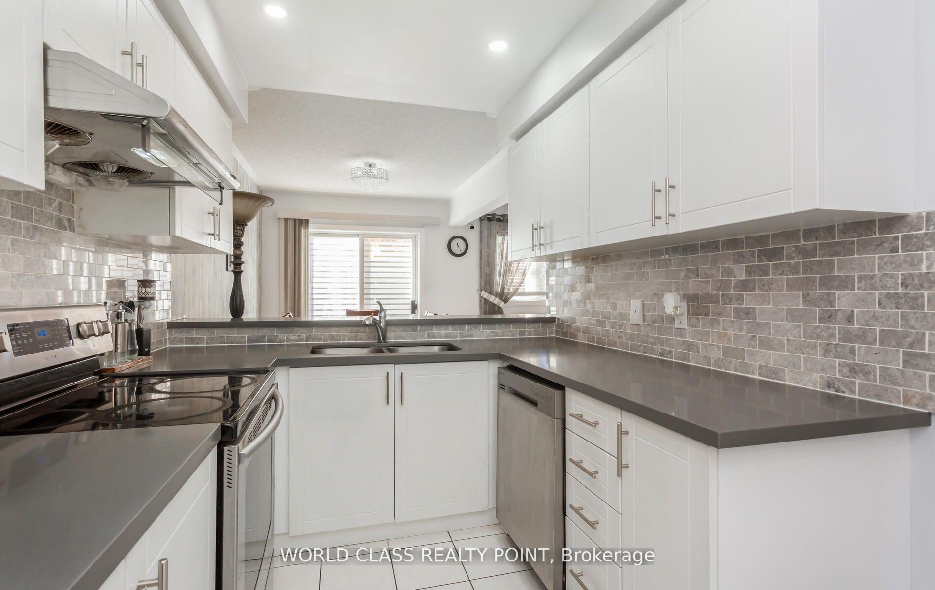 Photo 16 of 17 Manett Crescent E, Brampton, Brampton West — HOMEH