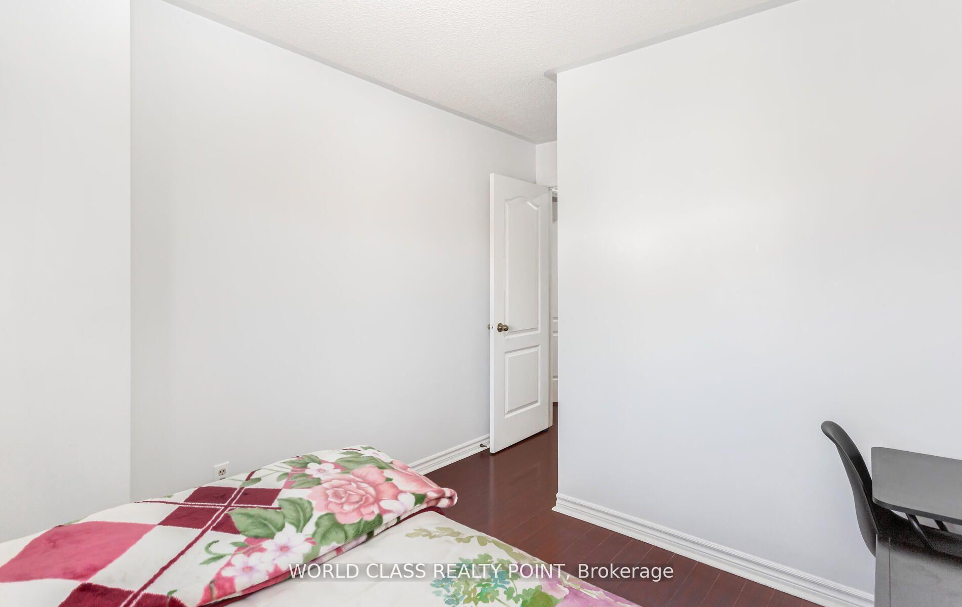 Photo 31 of 17 Manett Crescent E, Brampton, Brampton West — HOMEH
