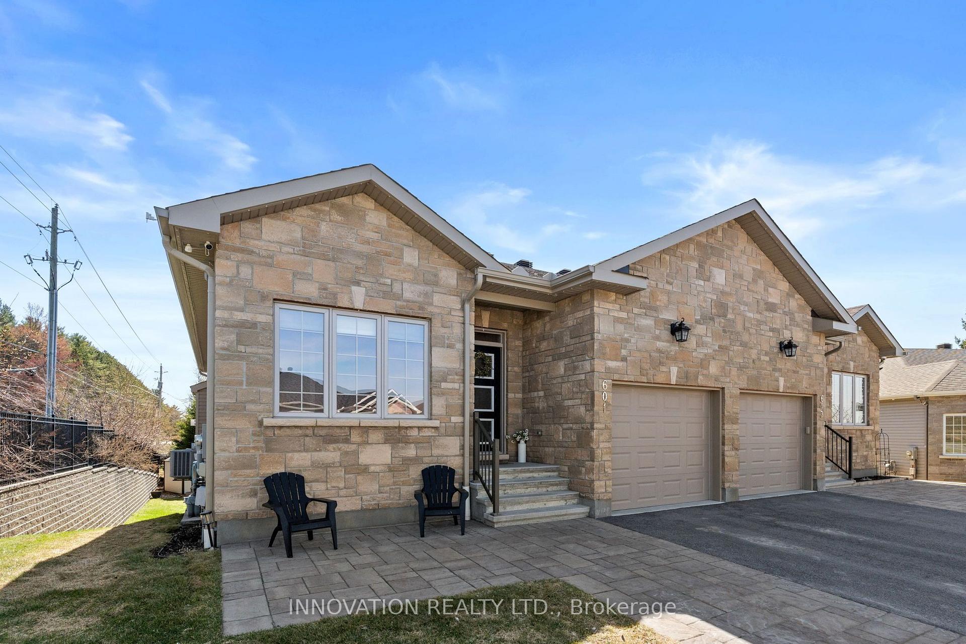 Photo 2 of 601 Meadowridge Circle, Ottawa, Carp — HOMEH