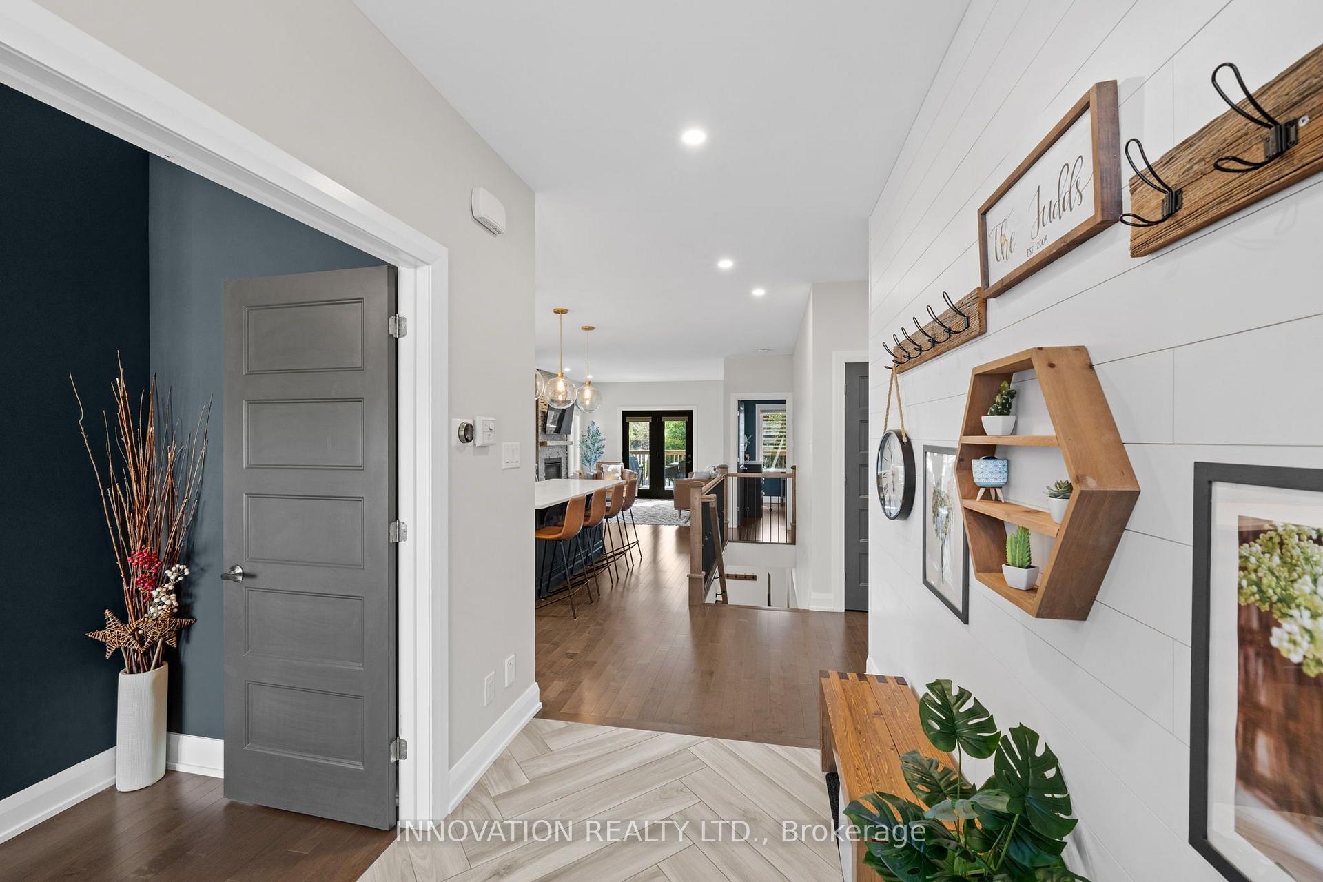 Photo 4 of 601 Meadowridge Circle, Ottawa, Carp — HOMEH