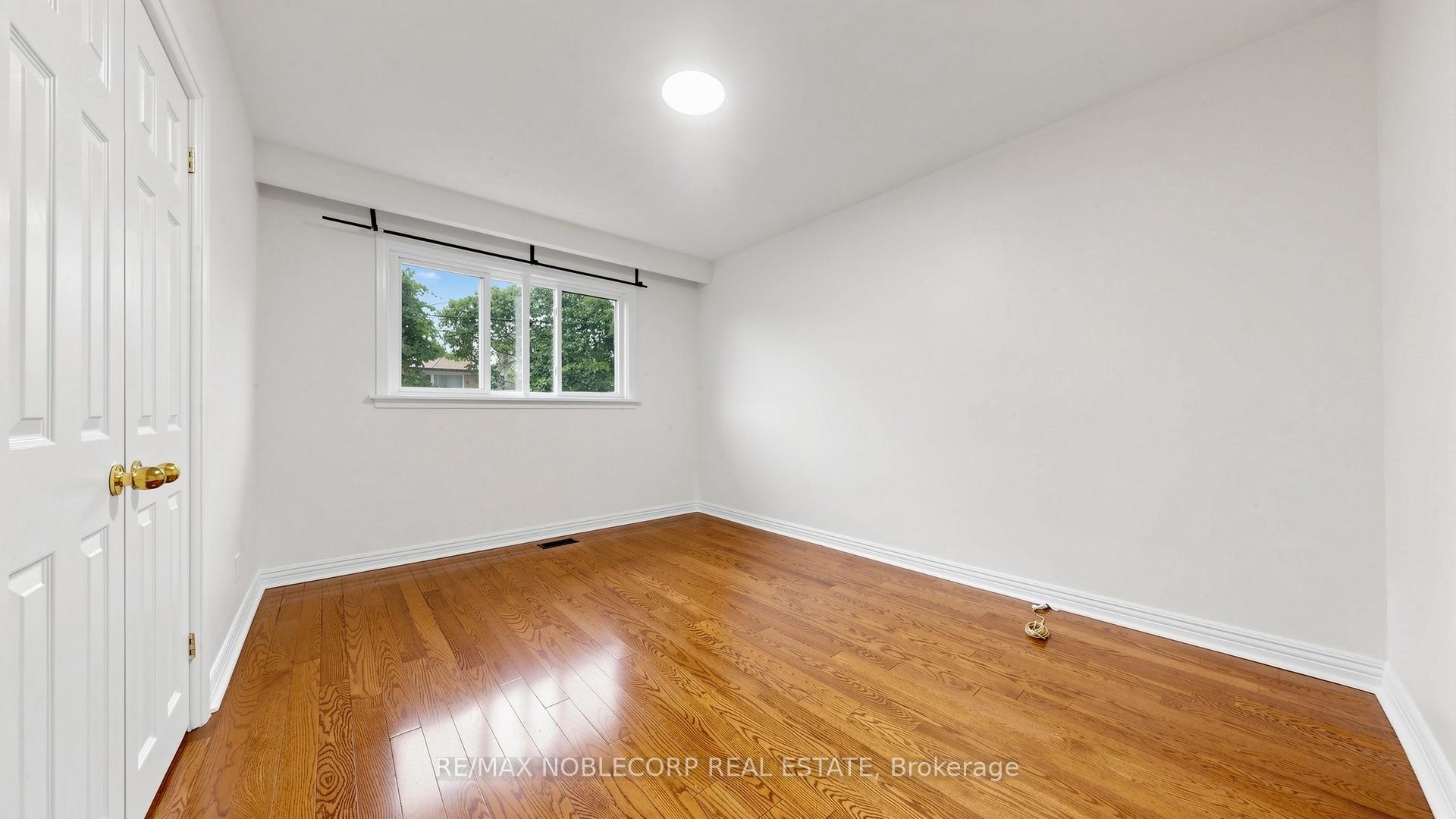 Photo 20 of 8 Summerfield Crescent, Etobicoke, Eringate-Centennial-West Deane — HOMEH