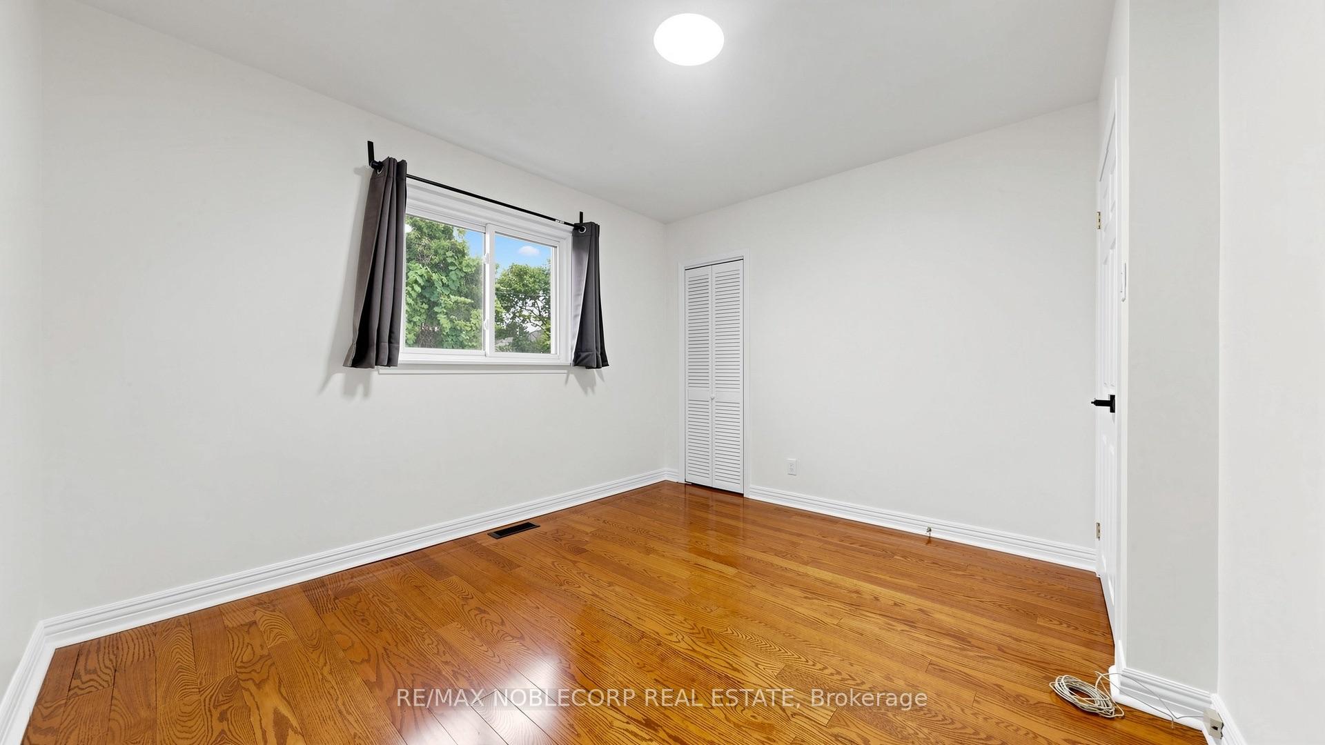 Photo 25 of 8 Summerfield Crescent, Etobicoke, Eringate-Centennial-West Deane — HOMEH