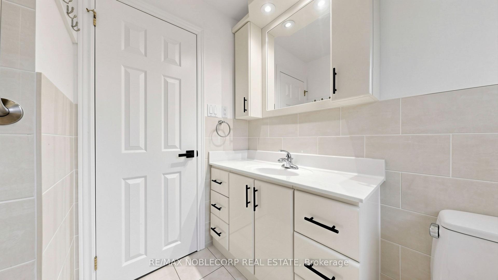 Photo 26 of 8 Summerfield Crescent, Etobicoke, Eringate-Centennial-West Deane — HOMEH
