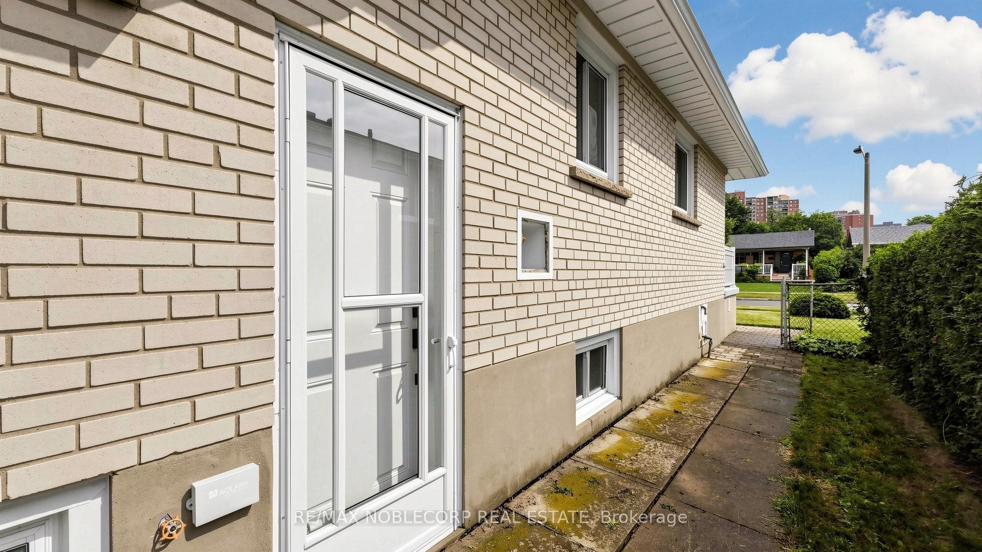 Photo 39 of 8 Summerfield Crescent, Etobicoke, Eringate-Centennial-West Deane — HOMEH