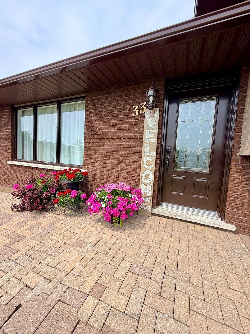 Photo 4 of 33 Algonquin Road, Cochrane — HOMEH