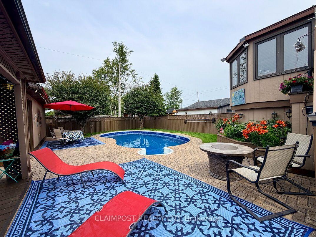 Photo 40 of 33 Algonquin Road, Cochrane — HOMEH