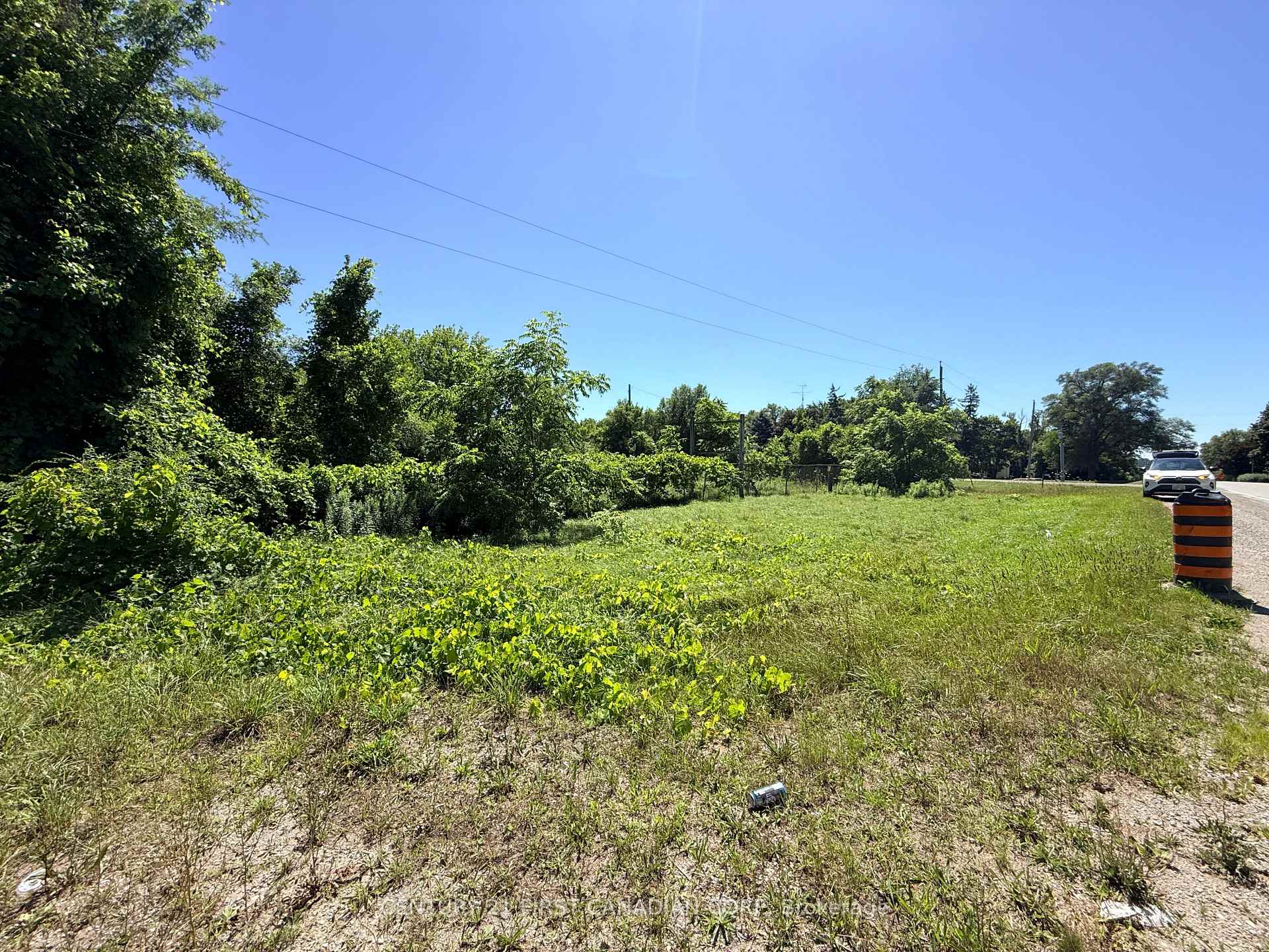 Photo 2 of 758 Governor's Road E, Brant, Paris — HOMEH