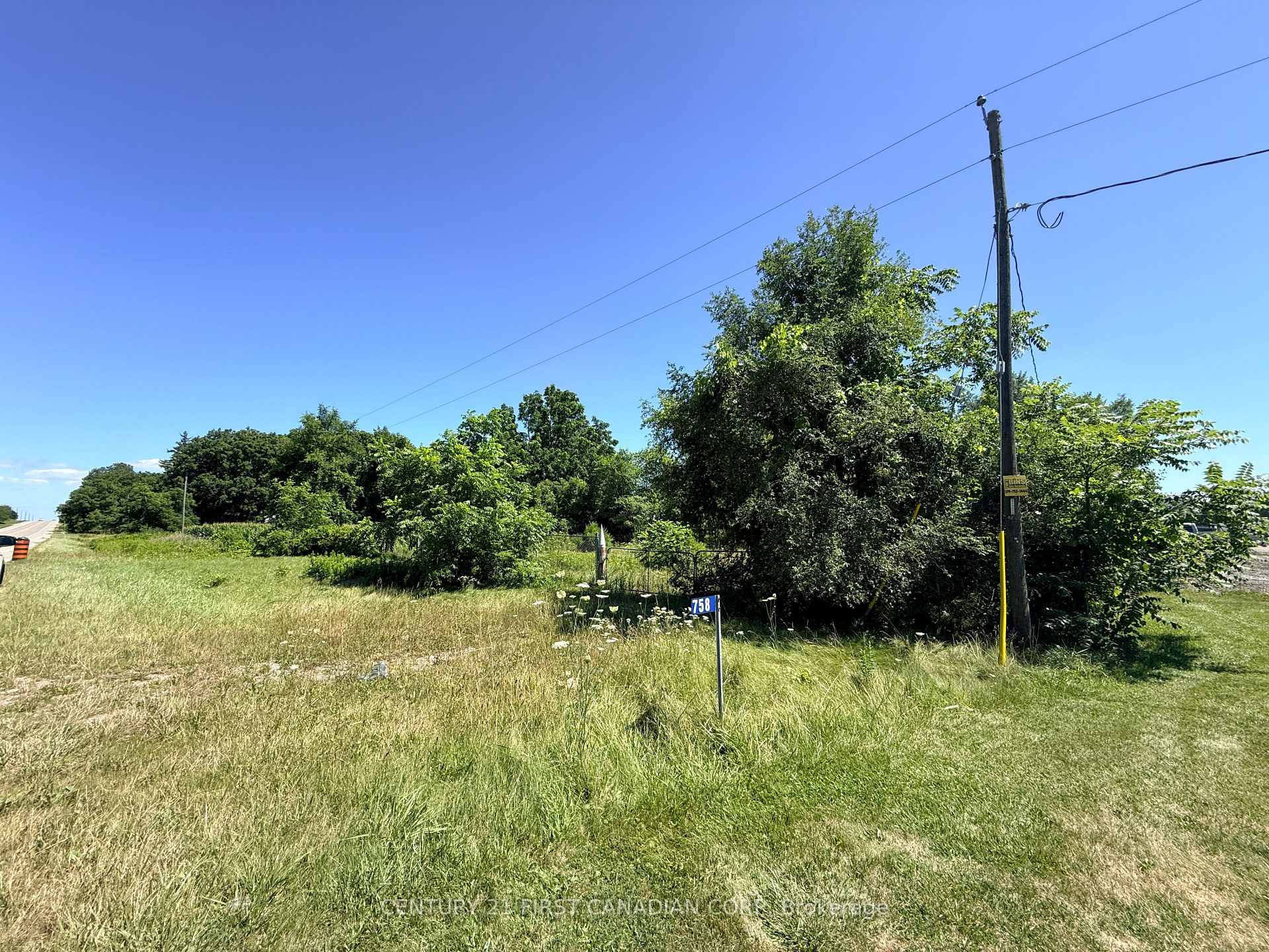 Photo 5 of 758 Governor's Road E, Brant, Paris — HOMEH