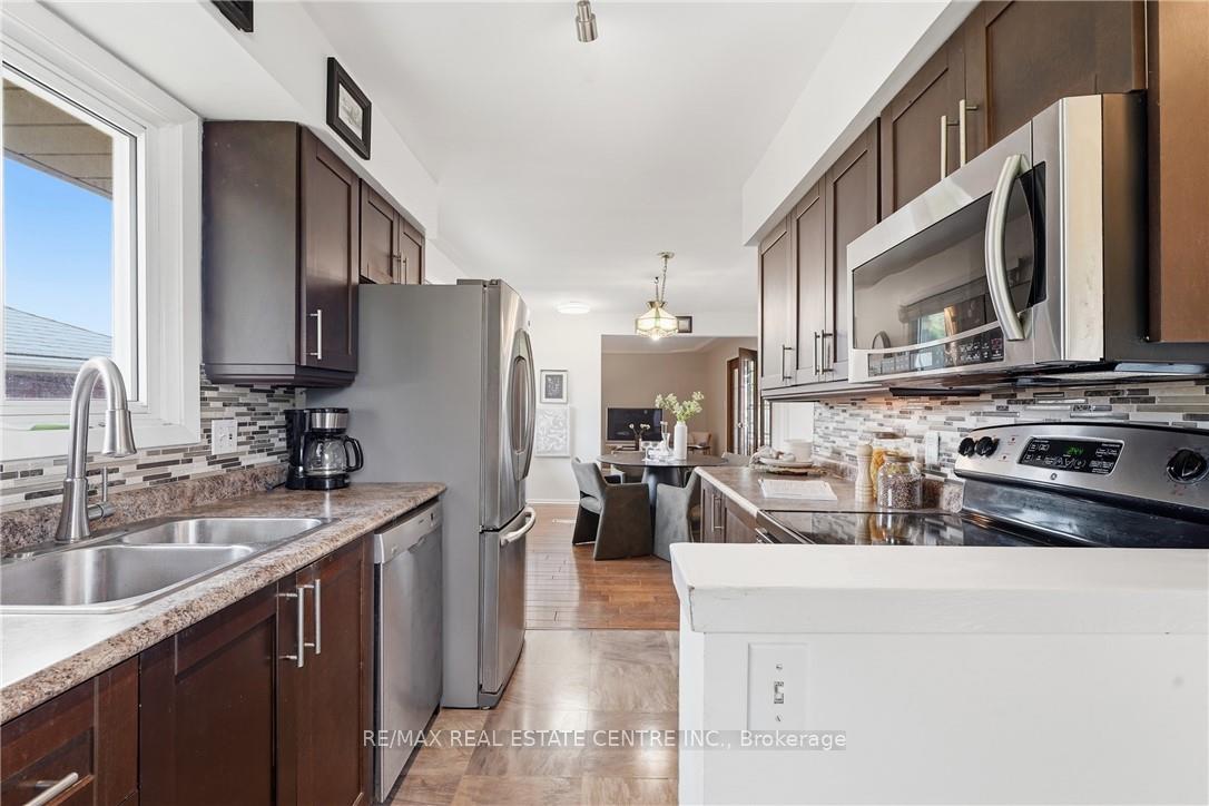 Photo 7 of 56 Renwick Avenue, Cambridge, Hespeler Village — HOMEH
