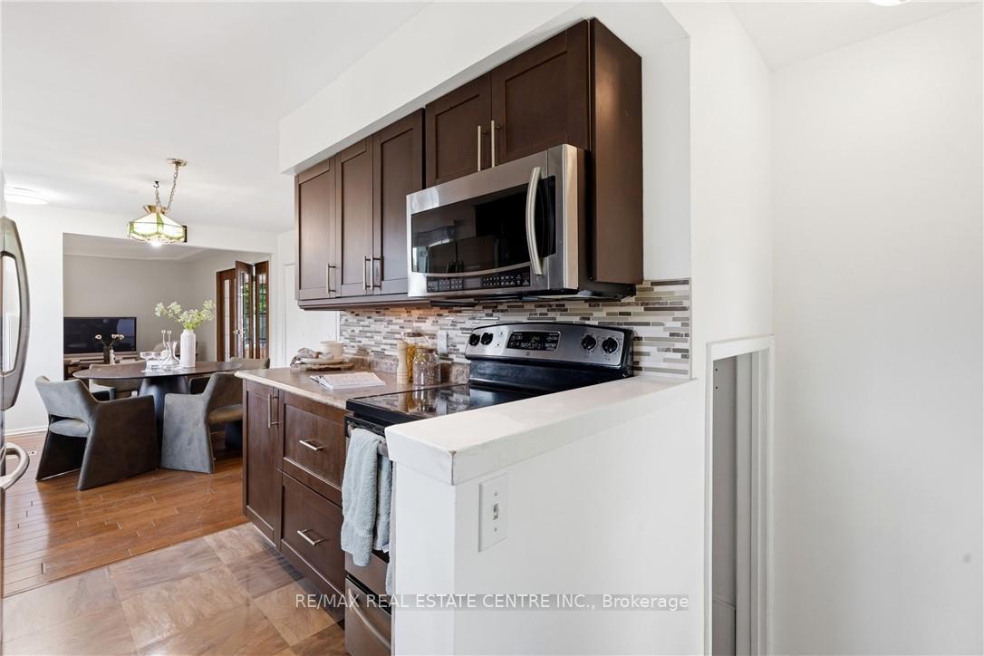 Photo 8 of 56 Renwick Avenue, Cambridge, Hespeler Village — HOMEH