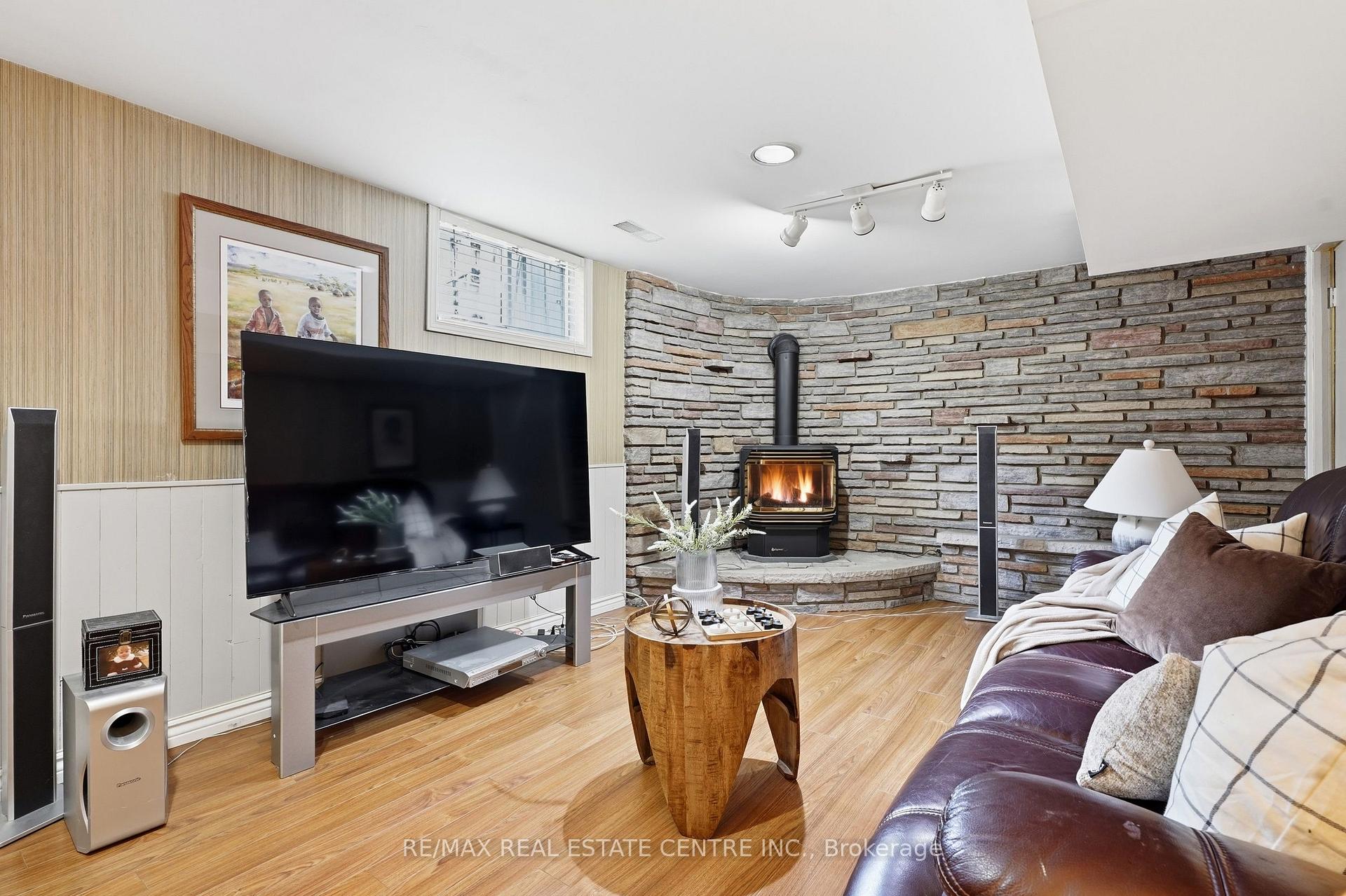 Photo 32 of 56 Renwick Avenue, Cambridge, Hespeler Village — HOMEH