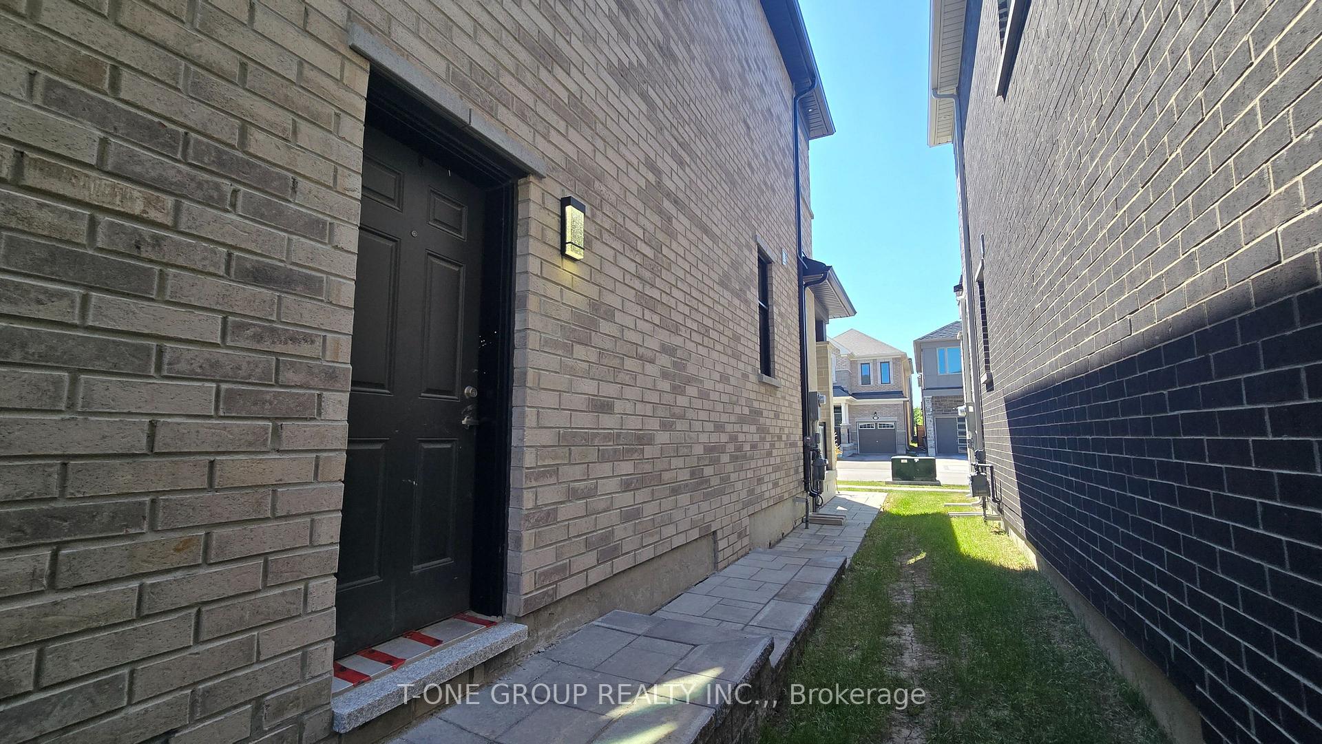 Photo 6 of Unit BSMT B, 13 Eberly Woods Drive, Markham, Victoria Manor-Jennings Gate — HOMEH