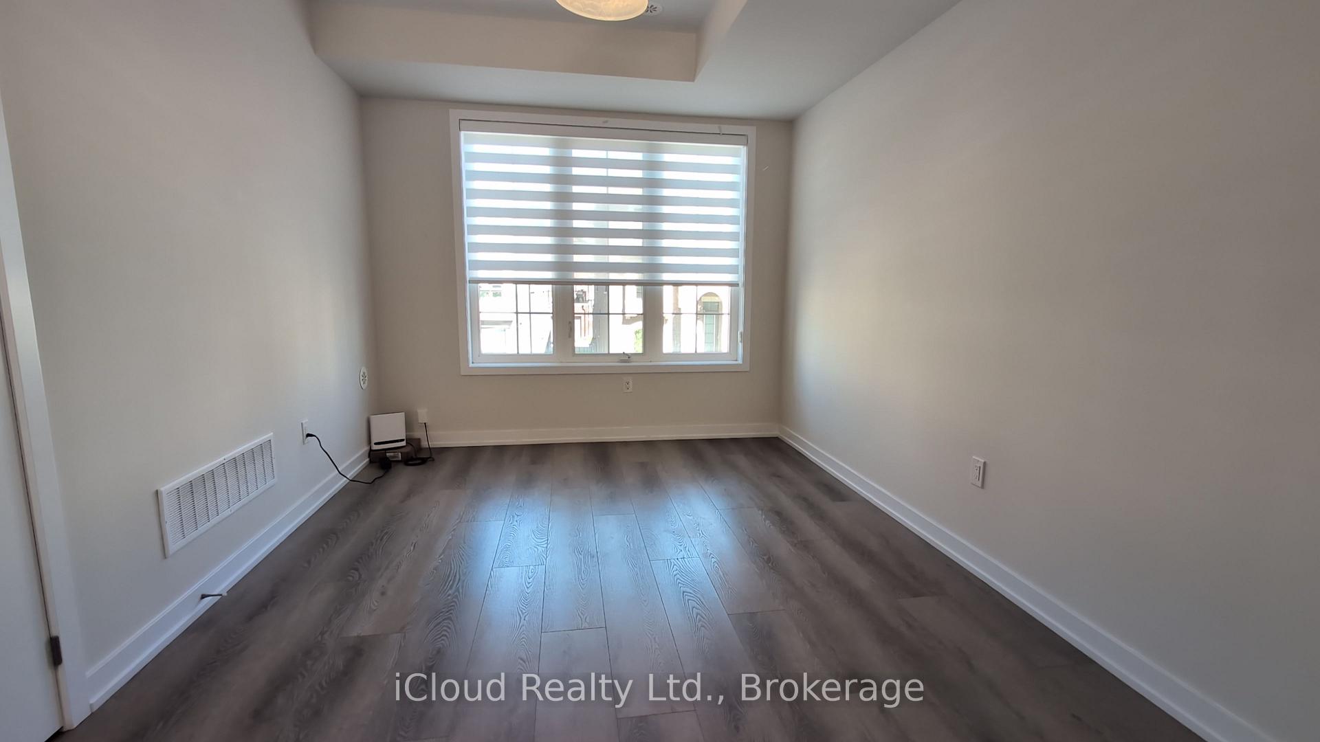 Photo 6 of 1346 Kobzar Drive, Oakville, Northwest — HOMEH