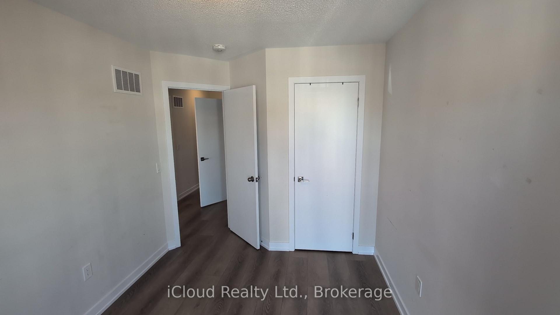 Photo 13 of 1346 Kobzar Drive, Oakville, Northwest — HOMEH