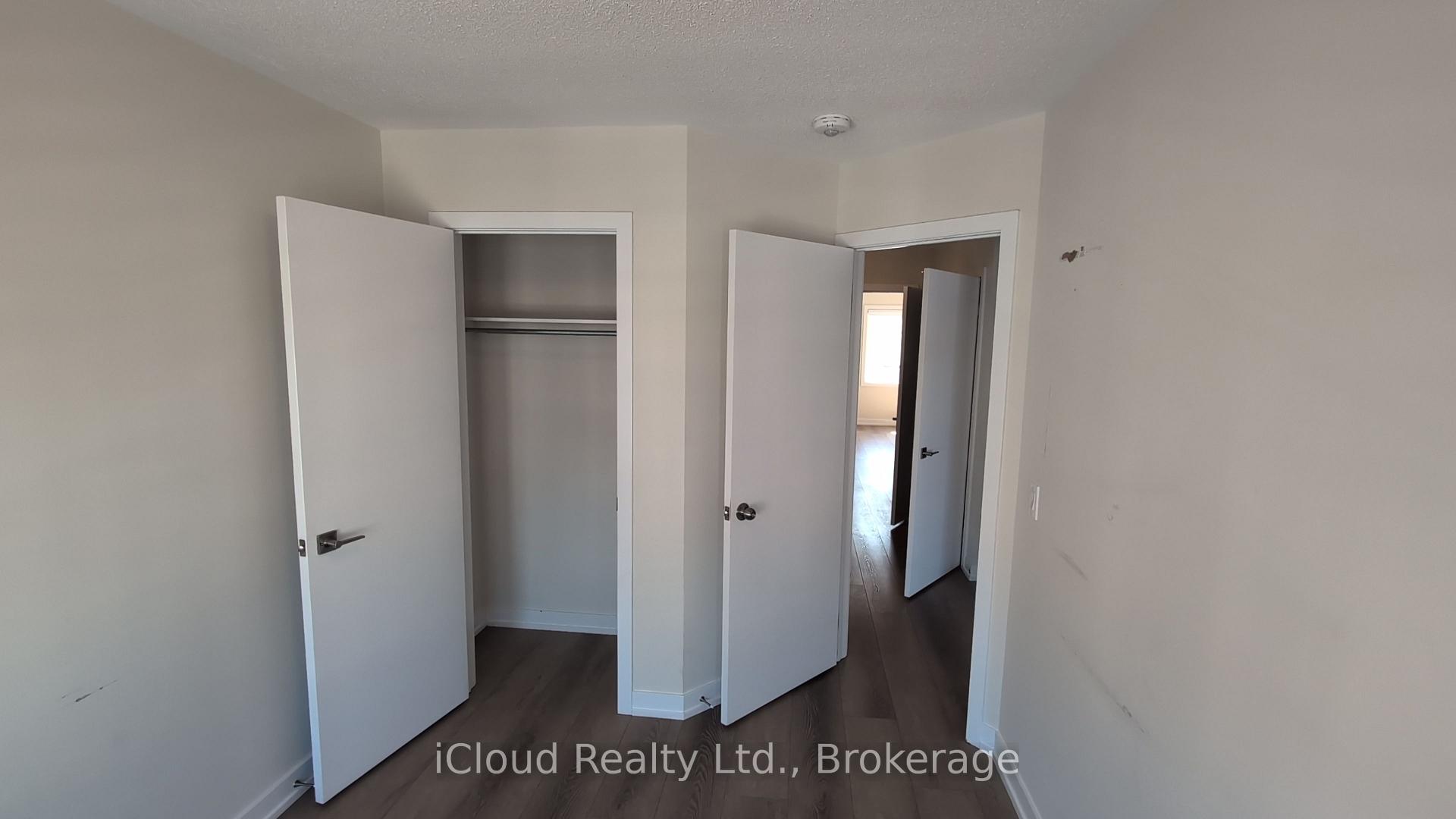 Photo 14 of 1346 Kobzar Drive, Oakville, Northwest — HOMEH