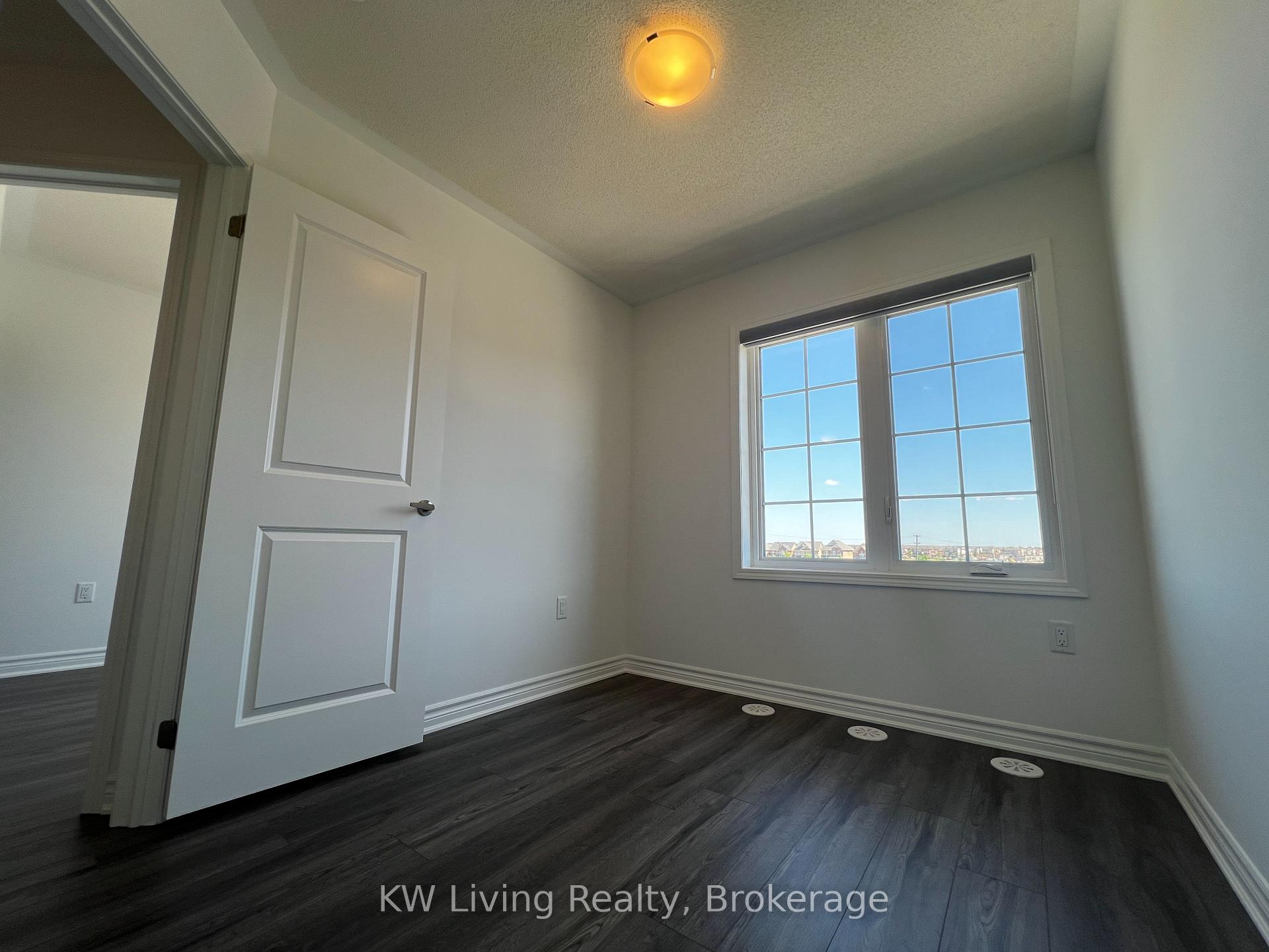 Photo 10 of 22 Elantra Drive, Brampton, Northwest Brampton — HOMEH