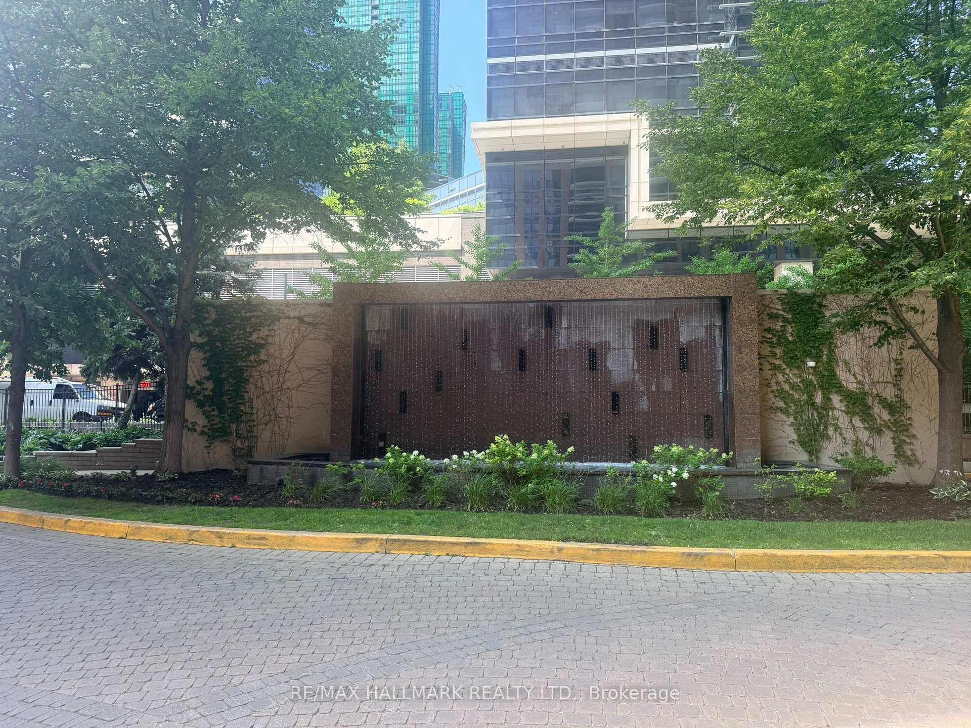 Photo 2 of Unit 2011, 23 Sheppard Avenue E, North York, Willowdale East — HOMEH