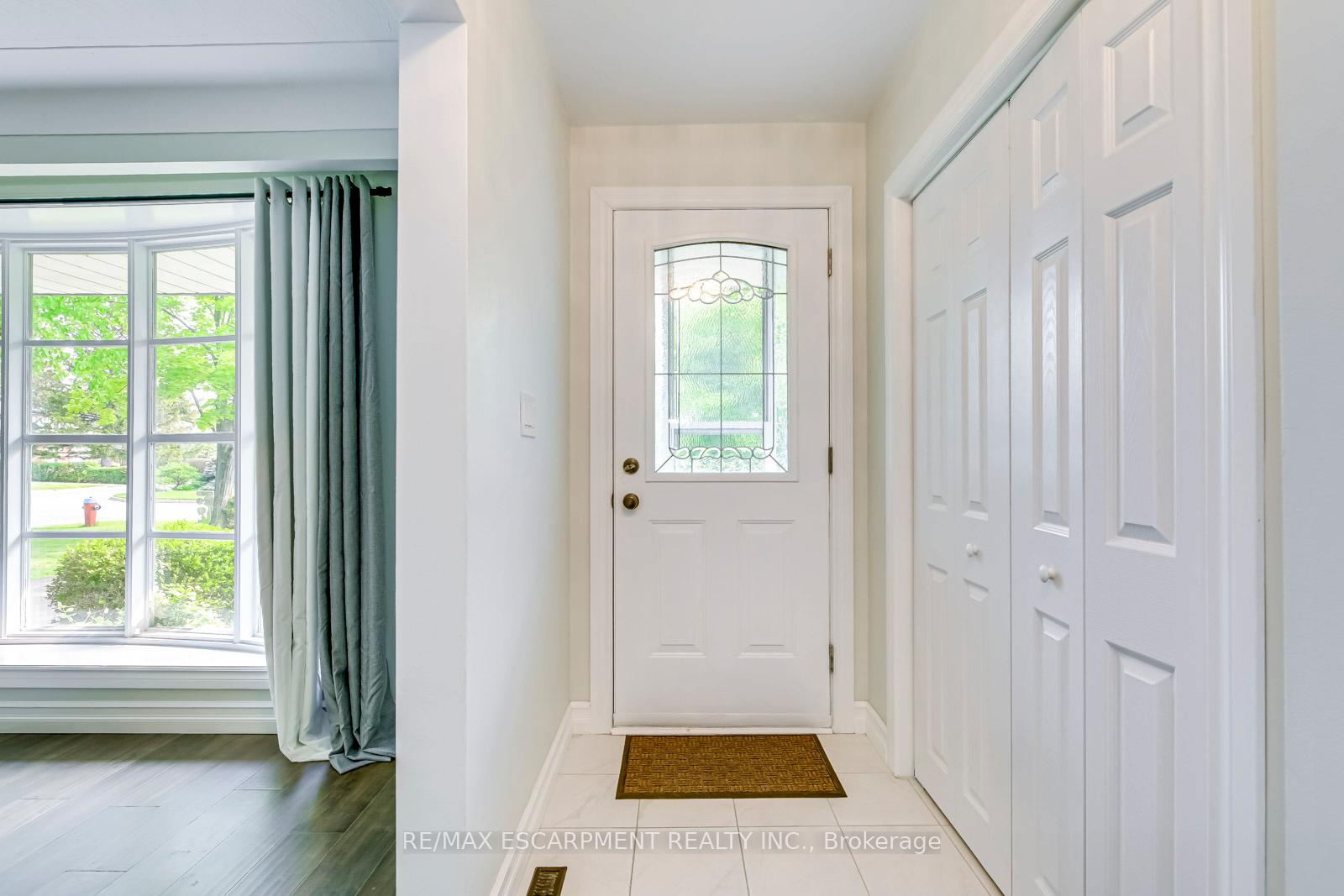 Photo 4 of 356 Dunlop Crescent, Burlington, Appleby — HOMEH