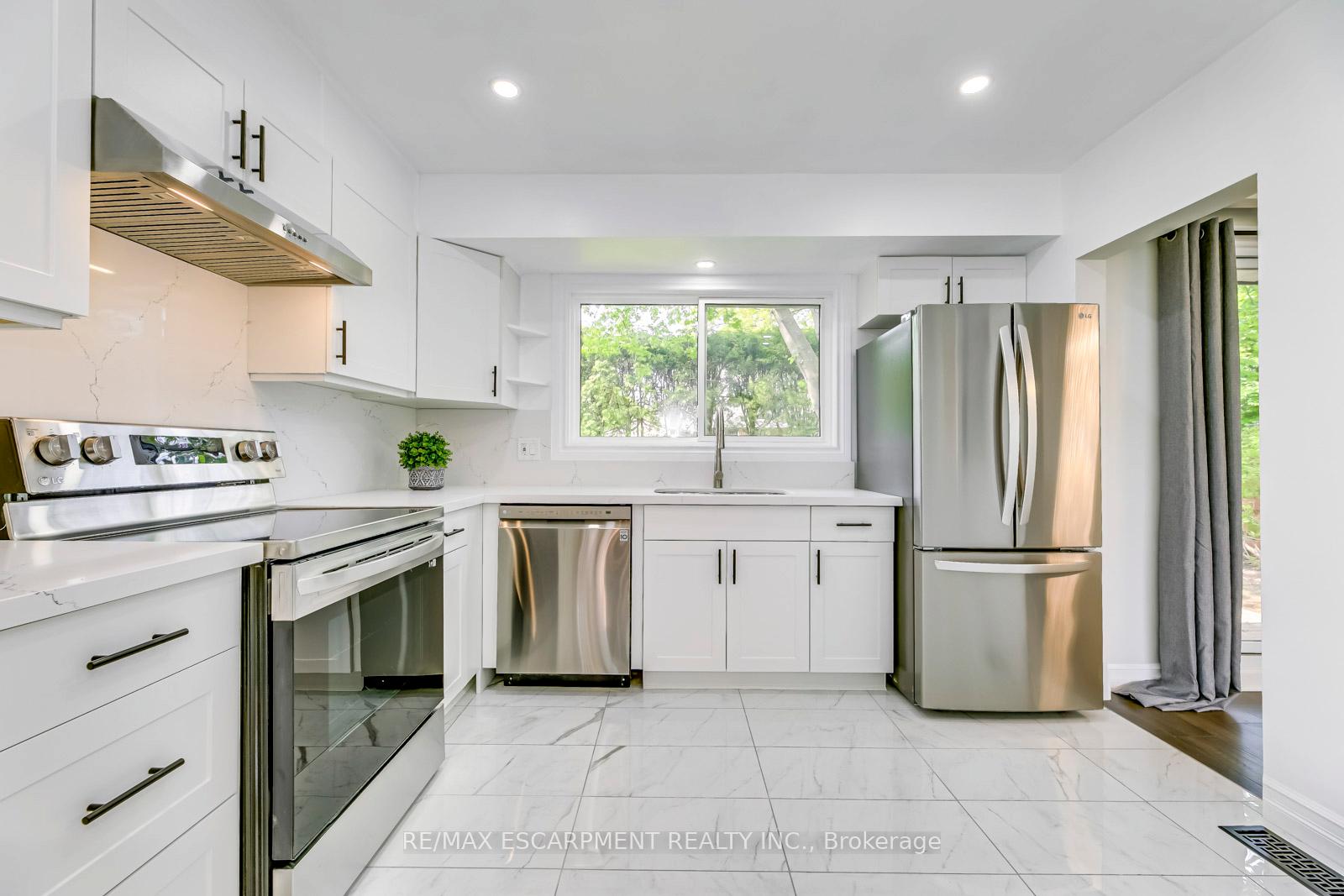 Photo 11 of 356 Dunlop Crescent, Burlington, Appleby — HOMEH