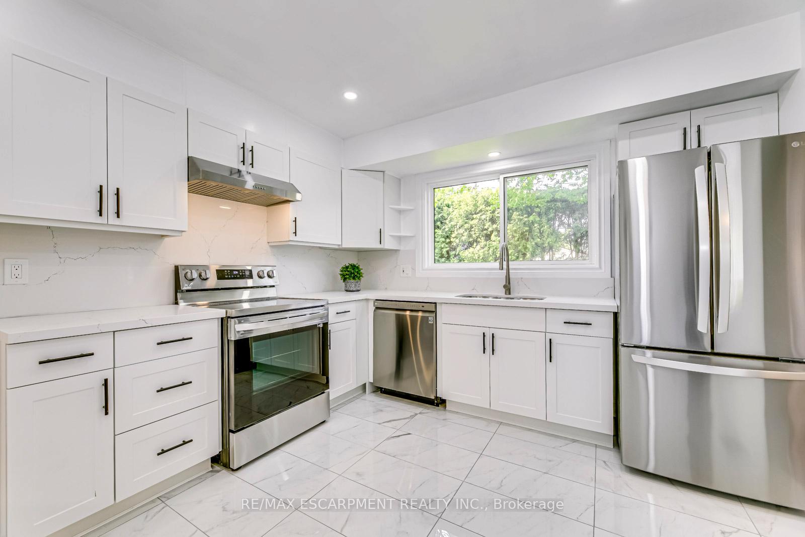 Photo 12 of 356 Dunlop Crescent, Burlington, Appleby — HOMEH