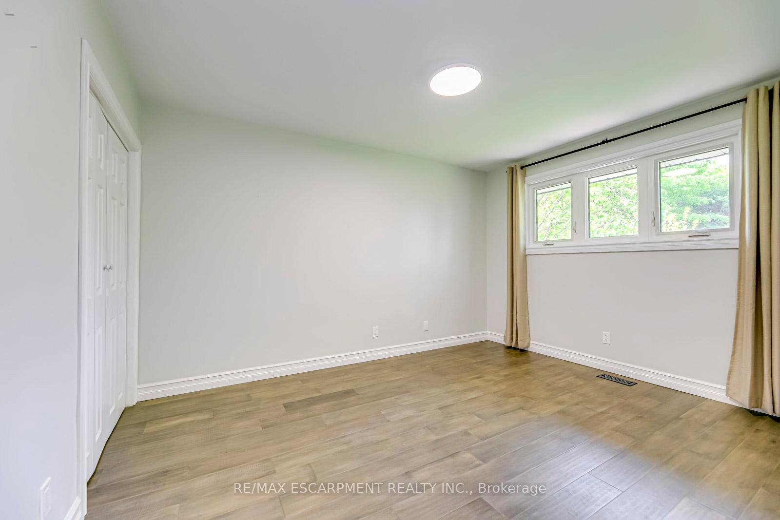 Photo 18 of 356 Dunlop Crescent, Burlington, Appleby — HOMEH