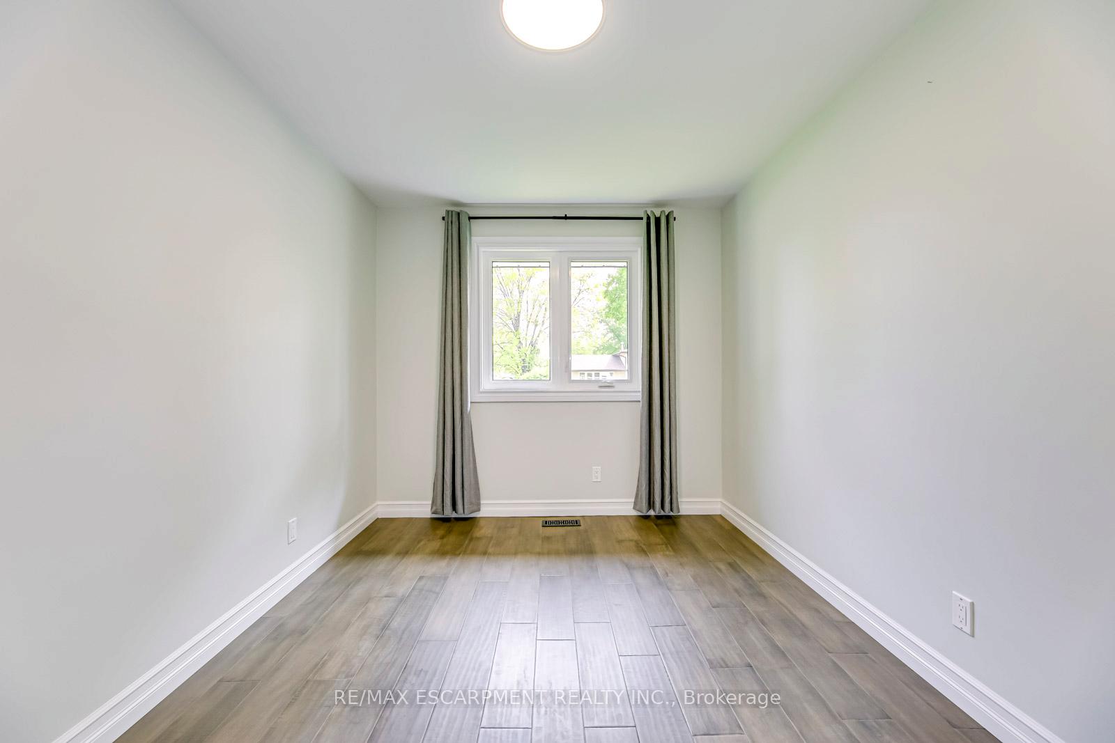 Photo 22 of 356 Dunlop Crescent, Burlington, Appleby — HOMEH