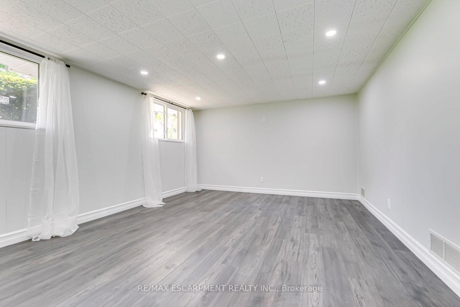 Photo 28 of 356 Dunlop Crescent, Burlington, Appleby — HOMEH