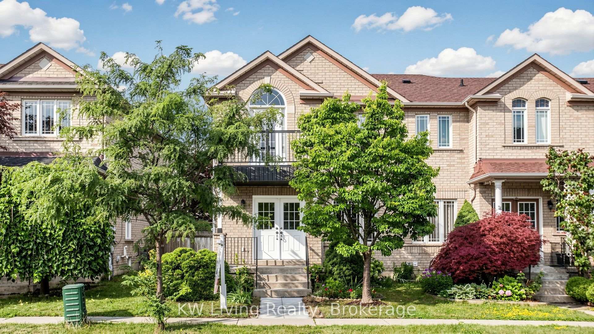 Front of 74 Forestwood Street