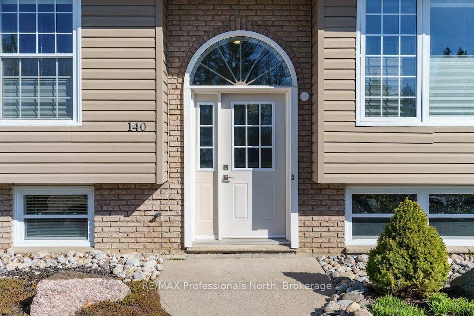 Photo 2 of 140 Elder Street, Gravenhurst, Muskoka (S) — HOMEH