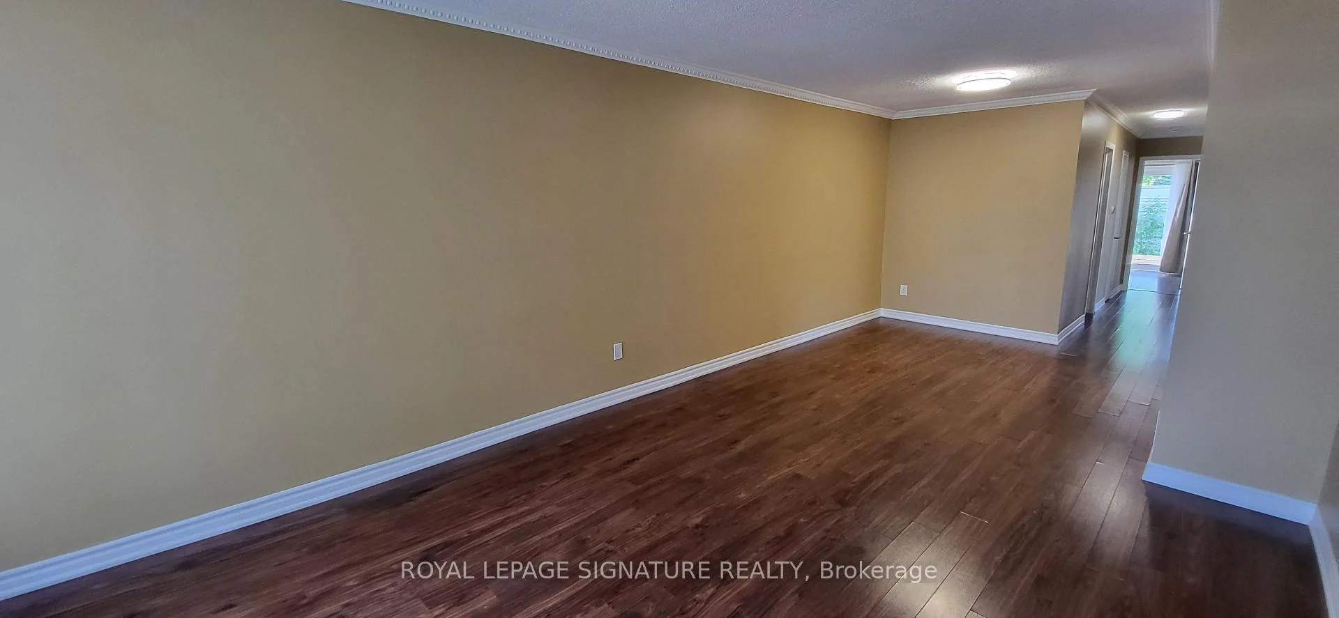 Photo 3 of 2706 Lundene Road, Mississauga, Clarkson — HOMEH