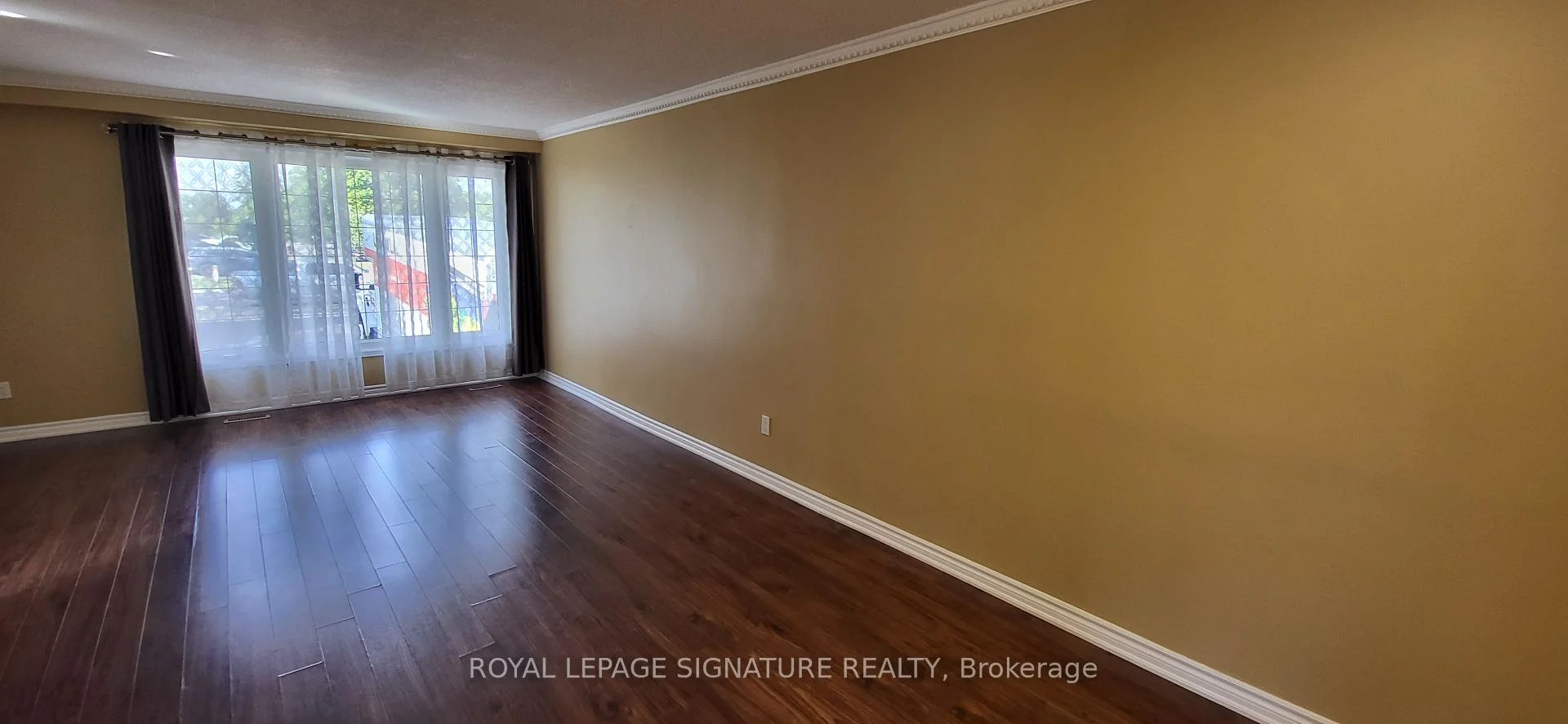Photo 5 of 2706 Lundene Road, Mississauga, Clarkson — HOMEH