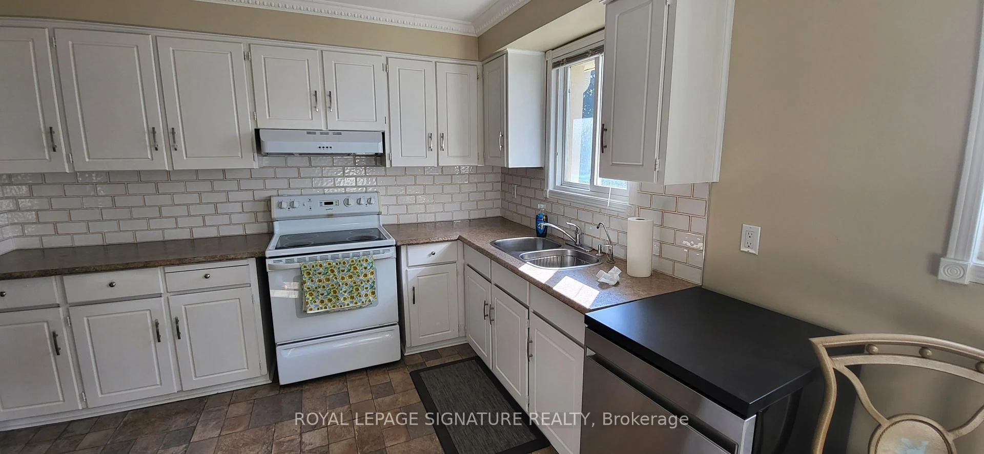 Photo 14 of 2706 Lundene Road, Mississauga, Clarkson — HOMEH
