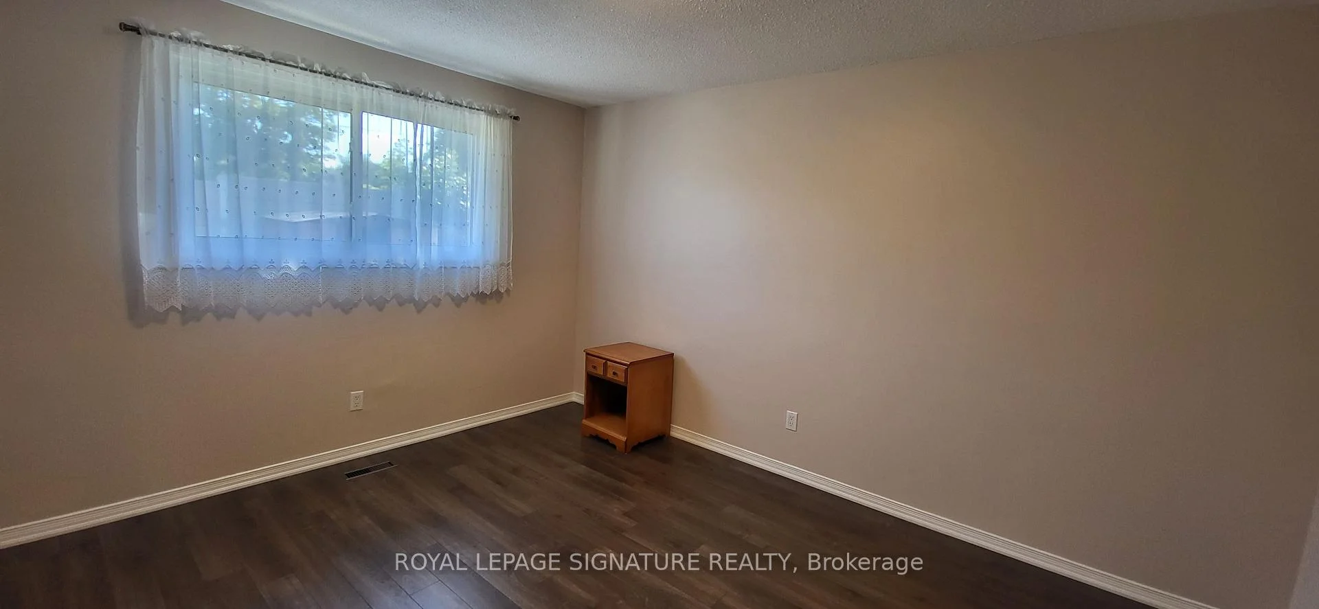 Photo 23 of 2706 Lundene Road, Mississauga, Clarkson — HOMEH